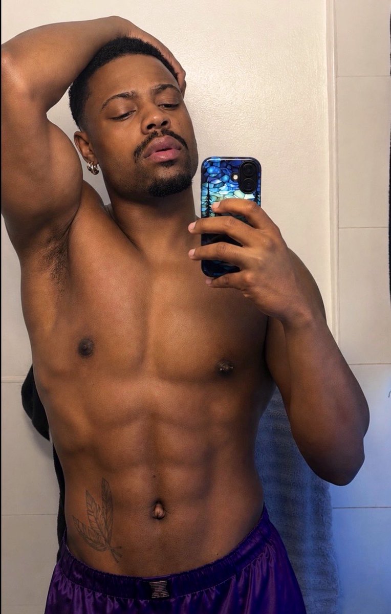 Dreamboiiy's tweet photo. Body Update 🏆😈 https://t.co/s5BeKOXkIk