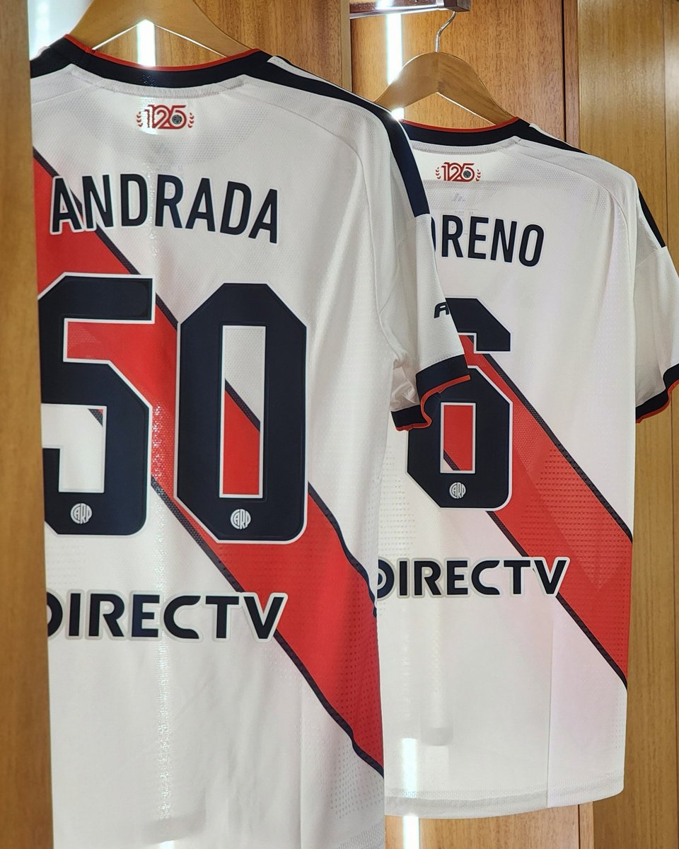 912riverpIate's tweet photo. 🔜 21.30 🆚 Independiente Santa Fe

#VamosRiver 🤍❤️🤍 https://t.co/YknGOhsRb7