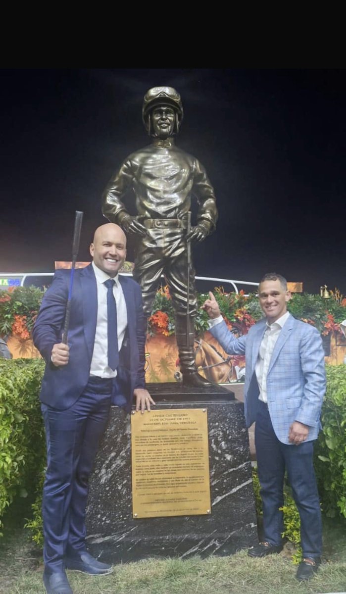 potroalvarez's tweet photo. ¡Felicidades, leyenda! Llegar a las 6,000 victorias es una hazaña reservada solo para los inmortales del deporte.
Tu incansable dedicación, disciplina y maestría en la pista te consagran como un ícono mundial del hipismo. Con cada triunfo, llevas el nombre de Venezuela a lo más alto del planeta, llenándonos de un orgullo patrio inmenso.
Eres un ejemplo de constancia, respeto y hermandad para todos los que amamos esta profesión. Gracias por inspirarnos con tu grandeza y por demostrar que el talento venezolano no tiene fronteras. ¡Que sigan los éxitos, hermano! @jjcjockey 4:13 🇻🇪🙏