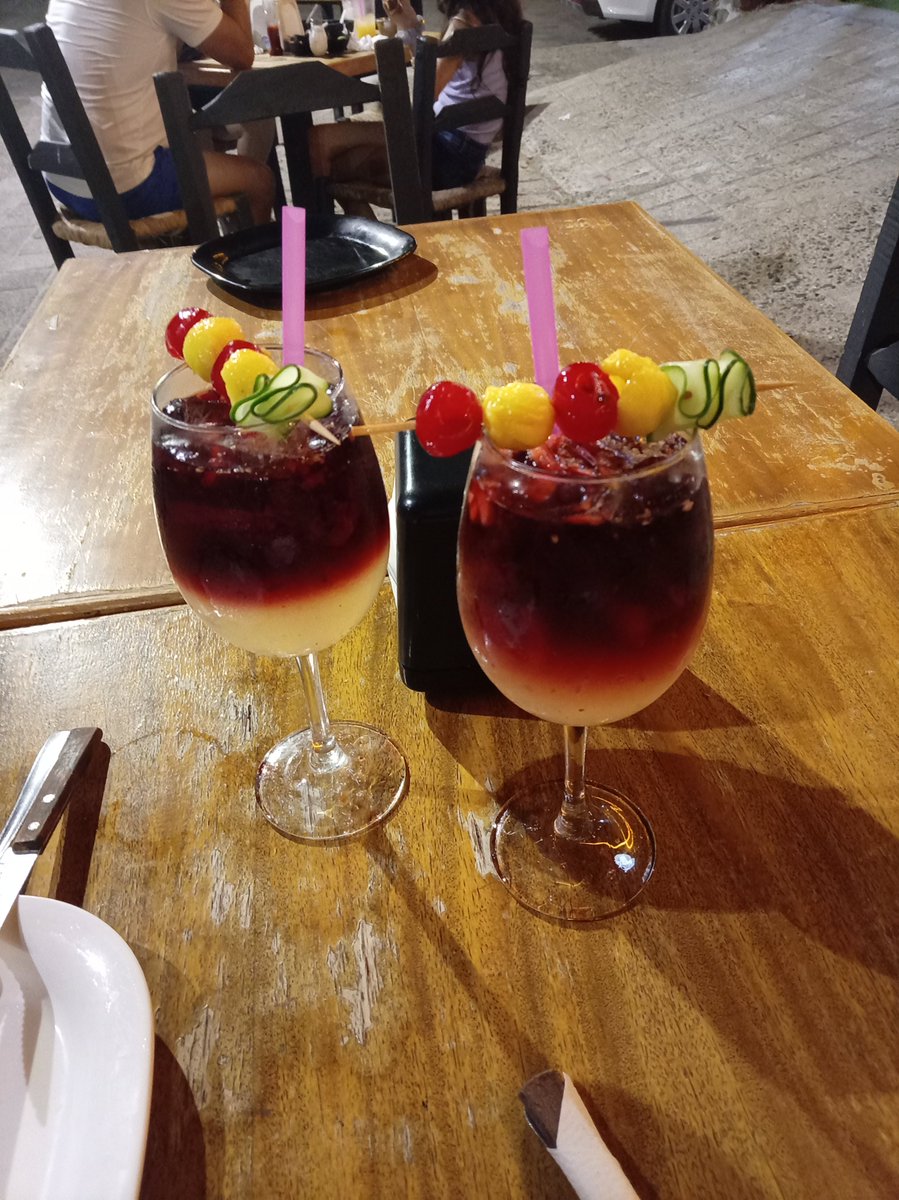 yuli_pedro's tweet photo. Quien nos acompaña hoy en Manzanillo a tomar algo y a divertirnos https://t.co/iTzdbGbslY