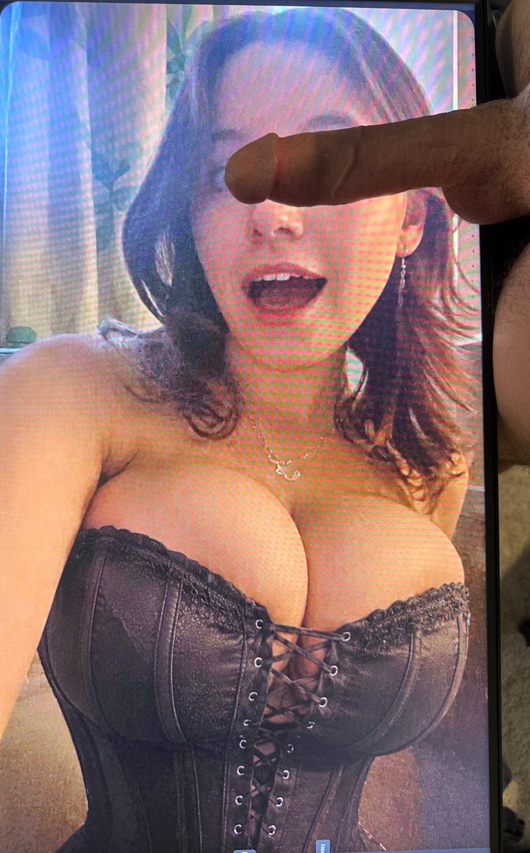 BestSwallowers's tweet photo. This girl is pure goon fuel. I had to censor her https://t.co/q6ae6f5ohF