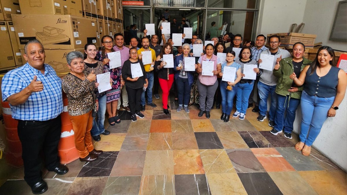 GonzaloJuarezM's tweet photo. Qué gusto aprovechar la ocasión para saludar a nuestros compañeros de la Delegación SECATI, quienes recibieron su Boleta Condonada del Impuesto Predial y Servicio de Limpia. https://t.co/XNlwP30MWm