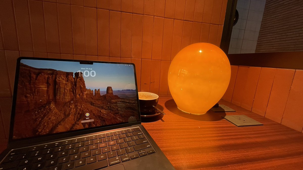 marsnegrette's tweet photo. hi, i’m mars. ex-founder, GTM.

looking to meet cool ppl.
who should i know?

last year:

-joined a venture that writes €1M checks
-built brand, GTM &amp; IRL event moats
-got into hot yoga, running &amp; weights
-started learning AI GTM (video is next)
-lived in rio🇧🇷 &amp; buenos aires🇦🇷 https://t.co/oFNCxRBVEY