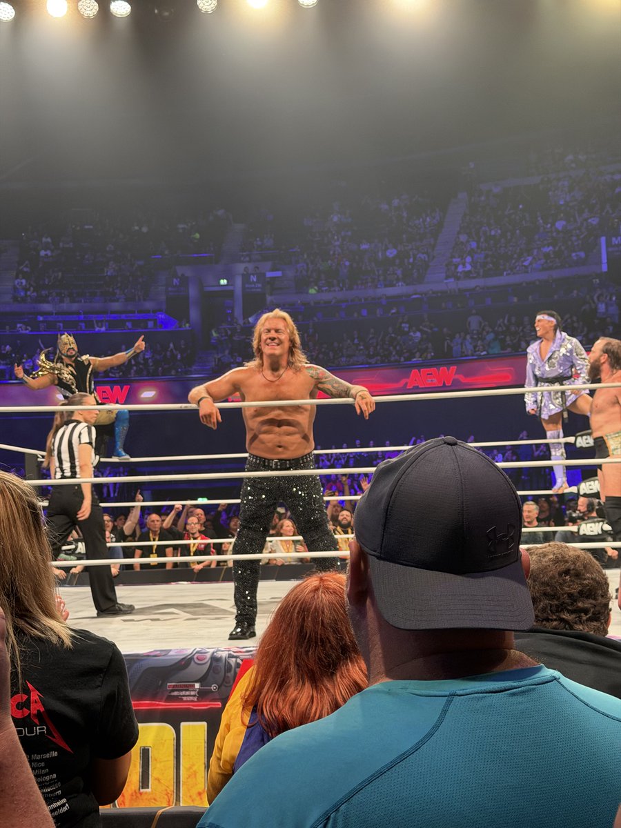 AceMagneto's tweet photo. Fun evening seeing AEW Dynamite &amp; Collision in Glasgow. Great to see Jericho and Edge in matches. https://t.co/Rq67OU2suM