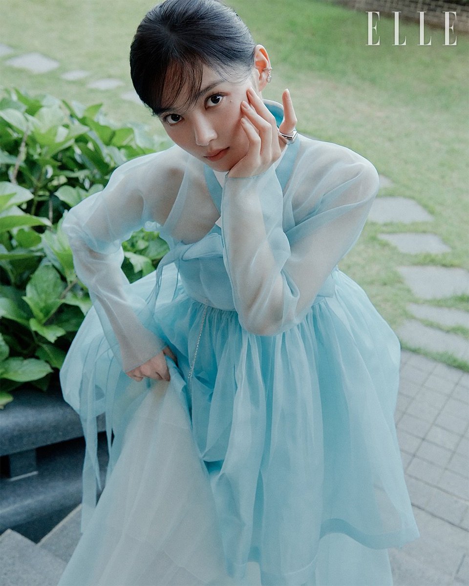 imAnghwa's tweet photo. 역시 김유정 하면 한복 https://t.co/INI4WeEqUs