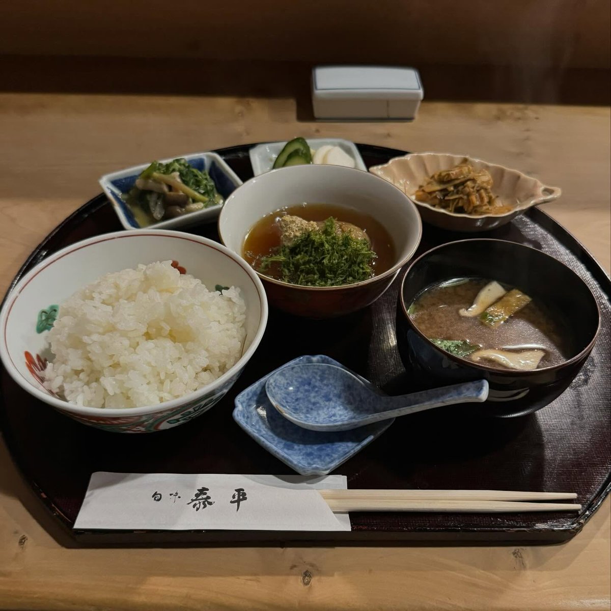 tetsudo_orfpo's tweet photo. 可愛いブリュレプリンパフェ🍮 濃厚なカスタードクリームを
ブリュレしたパフェの上に
ぷるぷるで可愛いプリンが乗ったスイーツ！ めちゃ美味しくて最高！ 📍東京 / 銀座
【店名】オリオンズ
【住所】東京都中央区銀座7-3-13
ニューギンザビル1号館10階
【時間】
カフェ 12:00-17:30(LO16:30)… https://t.co/T5fOyYAsNw