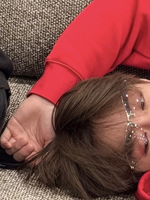 taeguide's tweet photo. Taehyung was not lying when he said he sleeps with his eyes open 😭 https://t.co/gzWnibuk0E