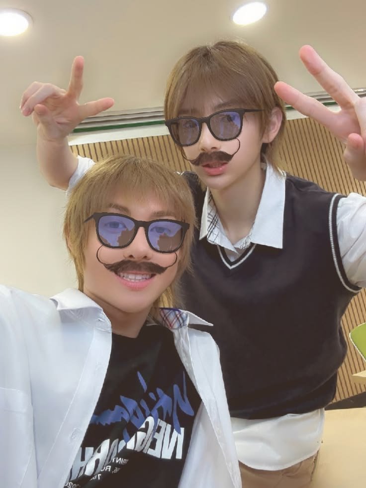 sofipopiir9yt's tweet photo. Yo y mi tilin @descatrr  😝 👅 😛 🤑 https://t.co/3MA9zsHN7I