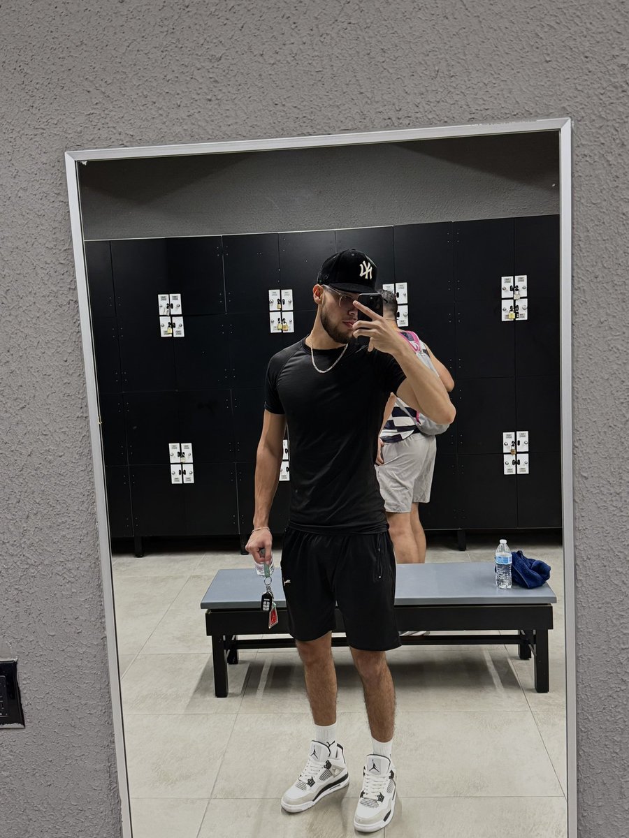 Jesuzzz420's tweet photo. Full black 🥷🏻 https://t.co/YZZzQVAgkh