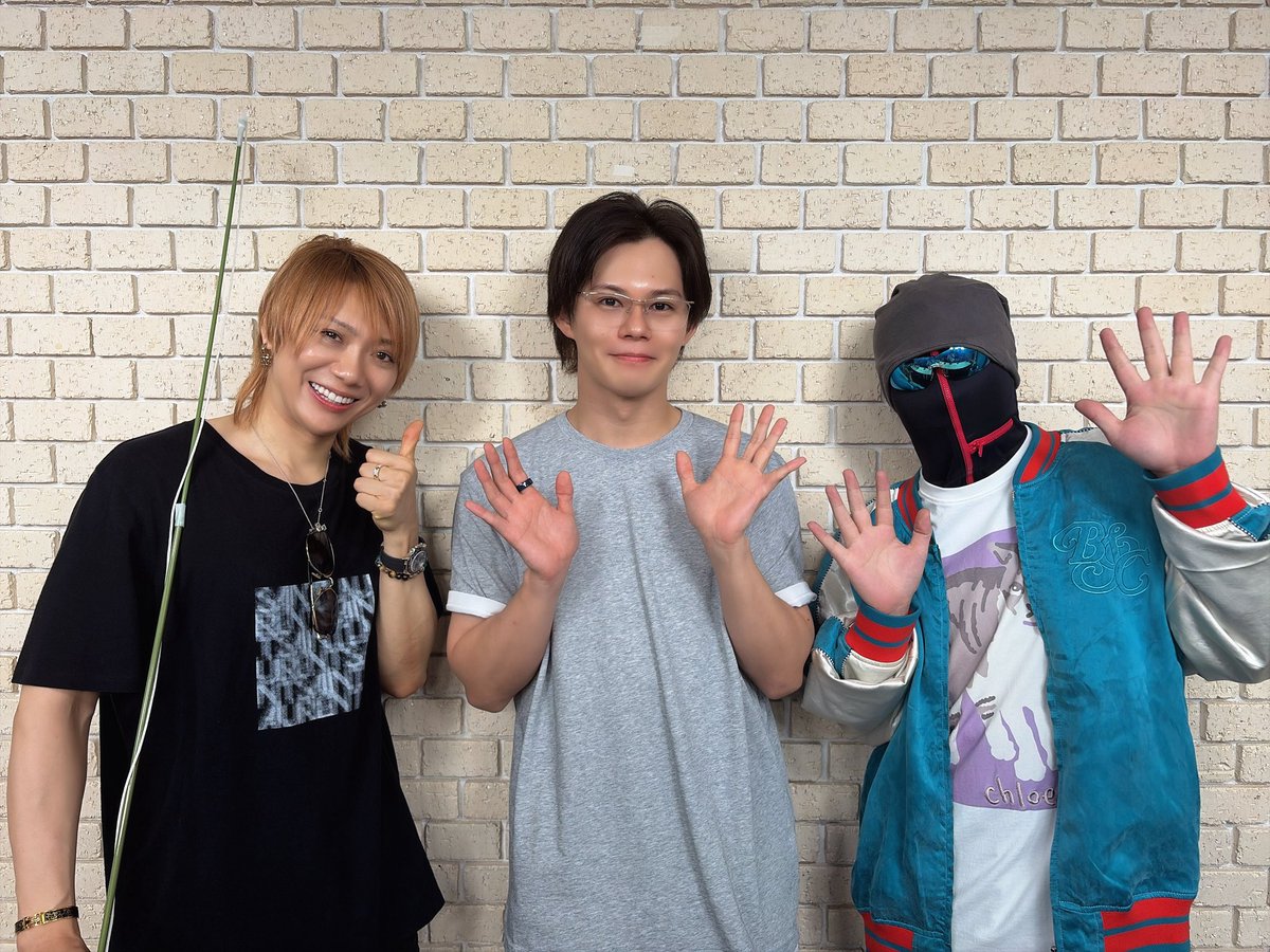 sd_bt's tweet photo. ＼ありがとうございました！／

「稜海しました！超特急QR」
ランチタイム生配信📡

M.S.S Projectの KIKKUN-MK-IIさんと eoheohさんが遊びに来るよランチタイム生配信！

ご視聴いただいた皆さま、ありがとうございました！✨️

#MSSP さん
#稜海QR #QloveR
#稜海しました！
#小笠原海  #船津稜雅 https://t.co/QtmLs3TDLc