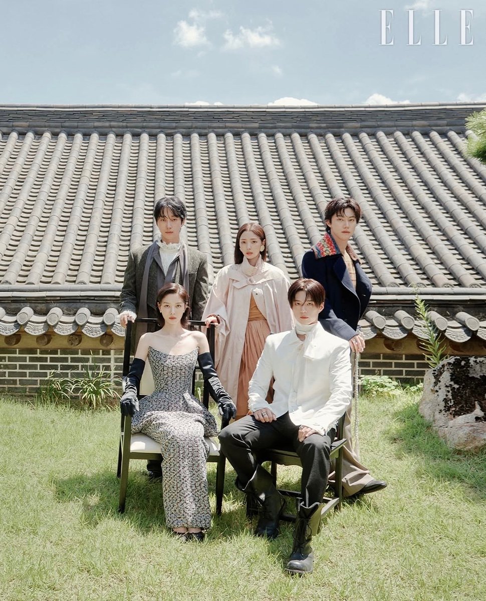 kdramasdiary's tweet photo. Cast of #LoveInTheMoonlight x Elle Korea 🤍 https://t.co/RVtoMEbZMV
