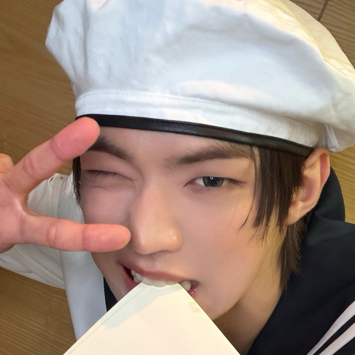 Do_beeing's tweet photo. 도룽 : 콱! https://t.co/N2Nuu9xucG