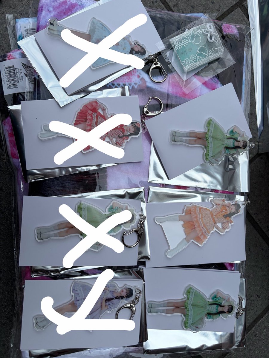mew_meb1's tweet photo. 譲）❌つけた以外のもの
（D賞アクキー💚🧡、C賞お守り🤍）

求）買取

後日特典会会場付近の手渡しのみでお願いします🙂‍↕️

#iLife譲 #iLife求 https://t.co/Pq7wiuV0vo