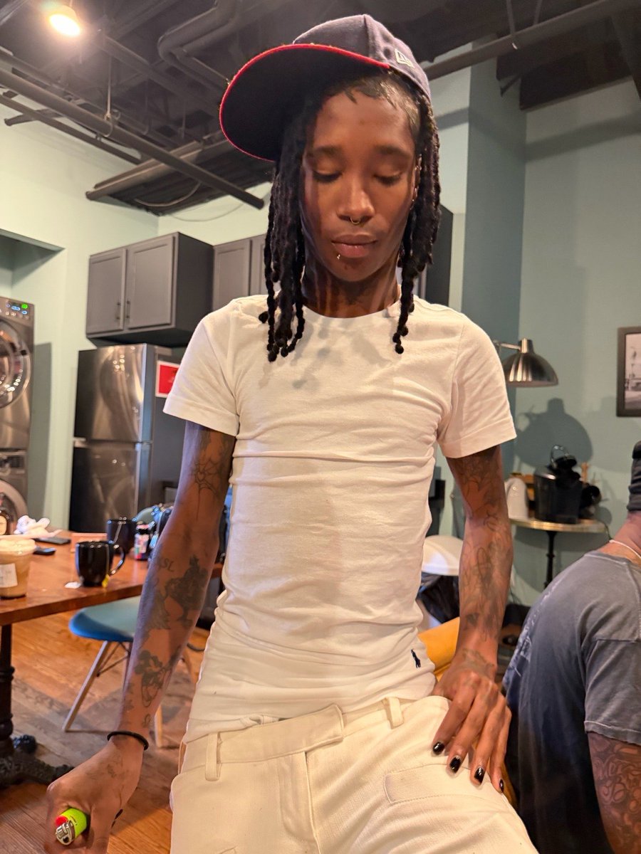 trillmblr's tweet photo. they dissed you .
 
they are doubting you.

they say you can’t rap. 

they say you ain’t like that 

how will you respond @ninevicious . https://t.co/TVyQjU7OiX