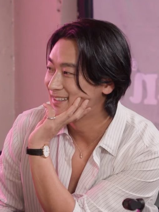 jjhhighlow's tweet photo. จยุนน่ะเป็นผู้ชายซอฟหวานขัดกับลุคภายนอก
ชอบขับบิ๊กไบค์ แต่ชอบขับด้วยความเร็ว 40 km/hr 
ไม่สักเพราะกลัวเจ็บ
ทำกับข้าวเป็น เคยมีฉายาว่ามัมฮุน
ชอบเป็นมักเน่น้องเล็กของพี่ๆ
กลัวผี
เล่นกีฬาใช้ความเร็วไม่เก่ง กระโดดไม่เก่ง
ชอบต่อยมวย แต่บ่นว่าโดนต่อยตลอด
ชอบไปเลี้ยงลูกเพื่อนๆ https://t.co/iKmdWJeEHi