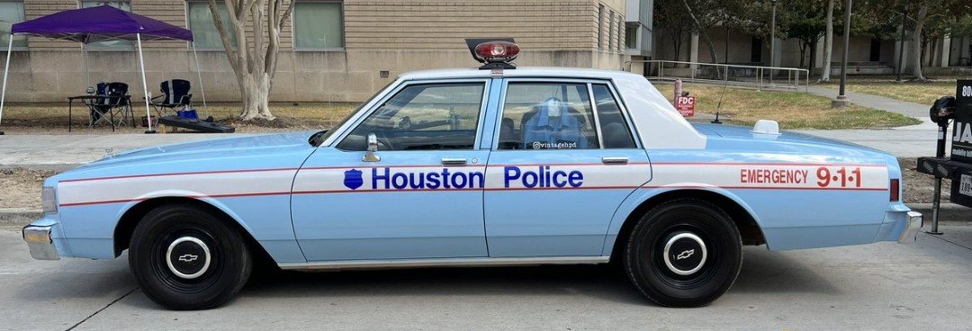 atbatcatdat's tweet photo. @nwash85 It's a Houston thing... we are talking about a color. It's also not about "ownership"... the Adams family are bitter people and have done everything they can to make things difficult for Houston and the Texans franchise.... except on the field. 🤘 https://t.co/vwm1y8ZFw8