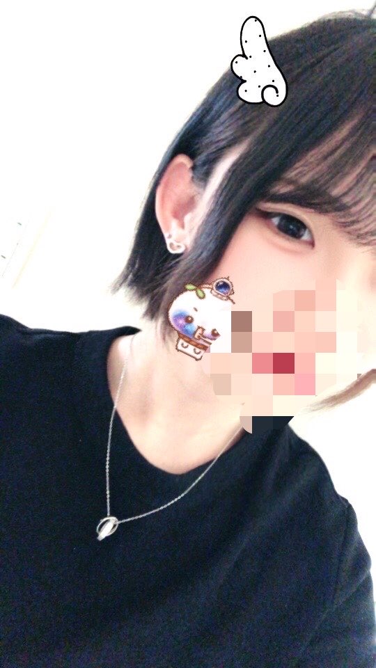 vu3ily's tweet photo. 今日こそ前髪切ってやる https://t.co/yiC0yYRuYK