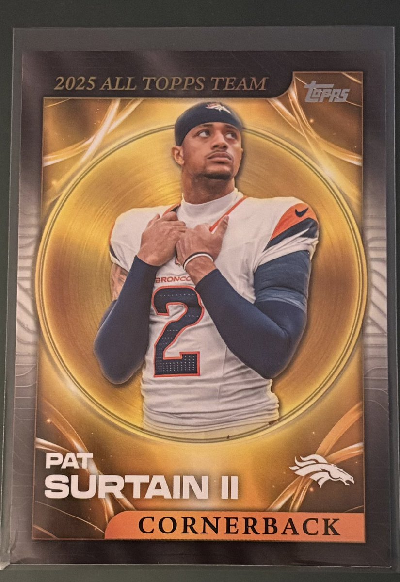 VinsCardDepot's tweet photo. Here’s some awesome new listings that went up this morning!! Keep your eye out for some more flagship football… coming soon 👀👀 

How’s your night going?? 

https://t.co/vySx8bmuTN https://t.co/UFOp51Vwxe