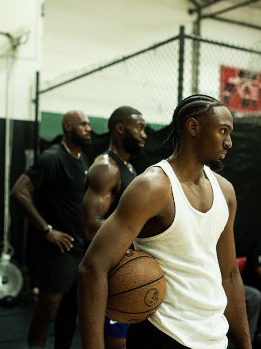 AidanLaPorta69's tweet photo. Bron, Jaylen Brown, and Maxey are LOCKED TF IN 😭👀 https://t.co/ZPKZm01TKf