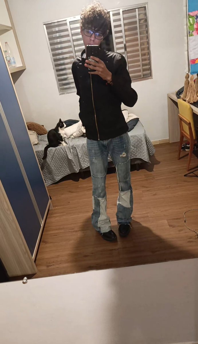 vidafajuta's tweet photo. odeio homem de calça flare https://t.co/focIw2Klxi