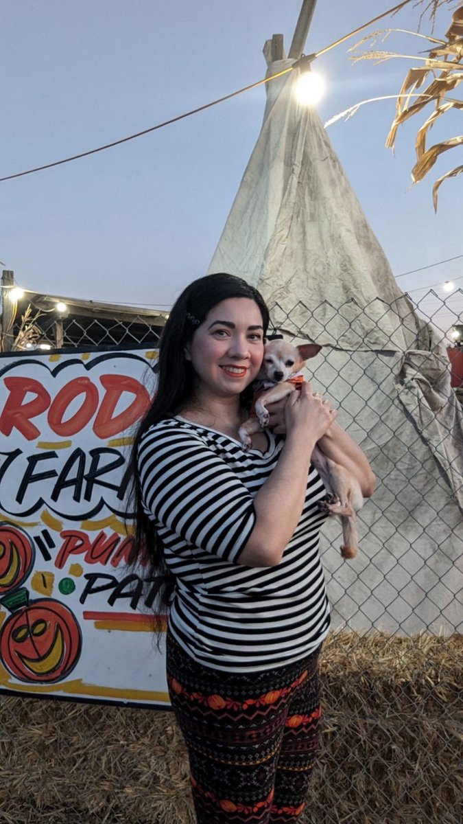 katiealli's tweet photo. When Jelly and I went to a pumpkin patch. https://t.co/2l2DgvsVjY