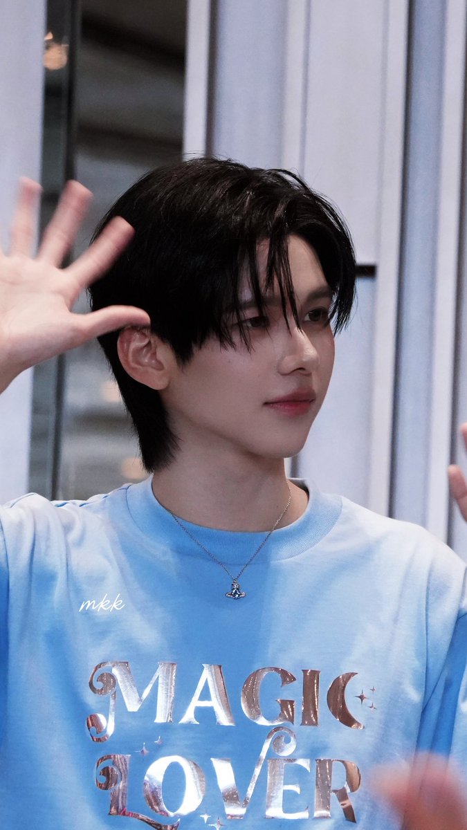 kkjk3707's tweet photo. 「Gift log」
Beautiful blue🩵
@ohmkrit 
#ohmkrit https://t.co/azpuphOoz6