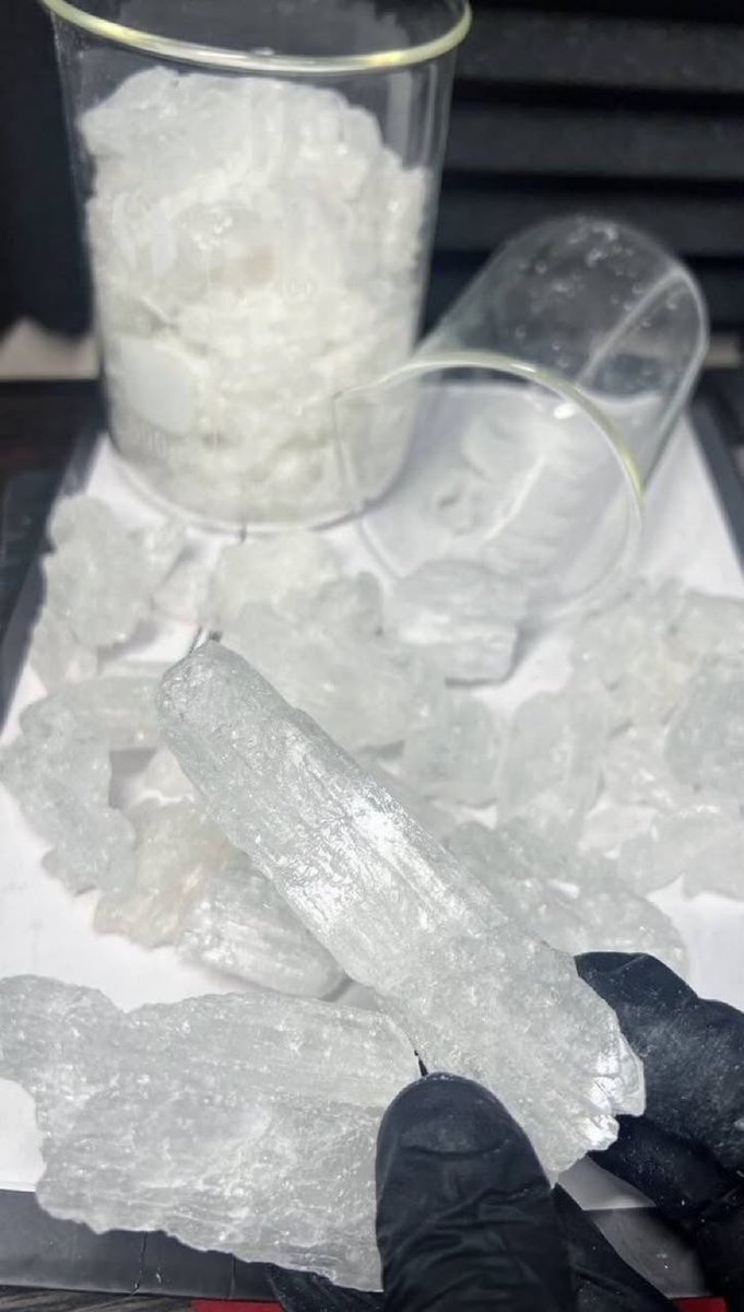 AslKaba12's tweet photo. All available , send me a dm to purchase 
#drugtwt #lsd ##coketwt #weedtwt https://t.co/VPPK5CB7QG