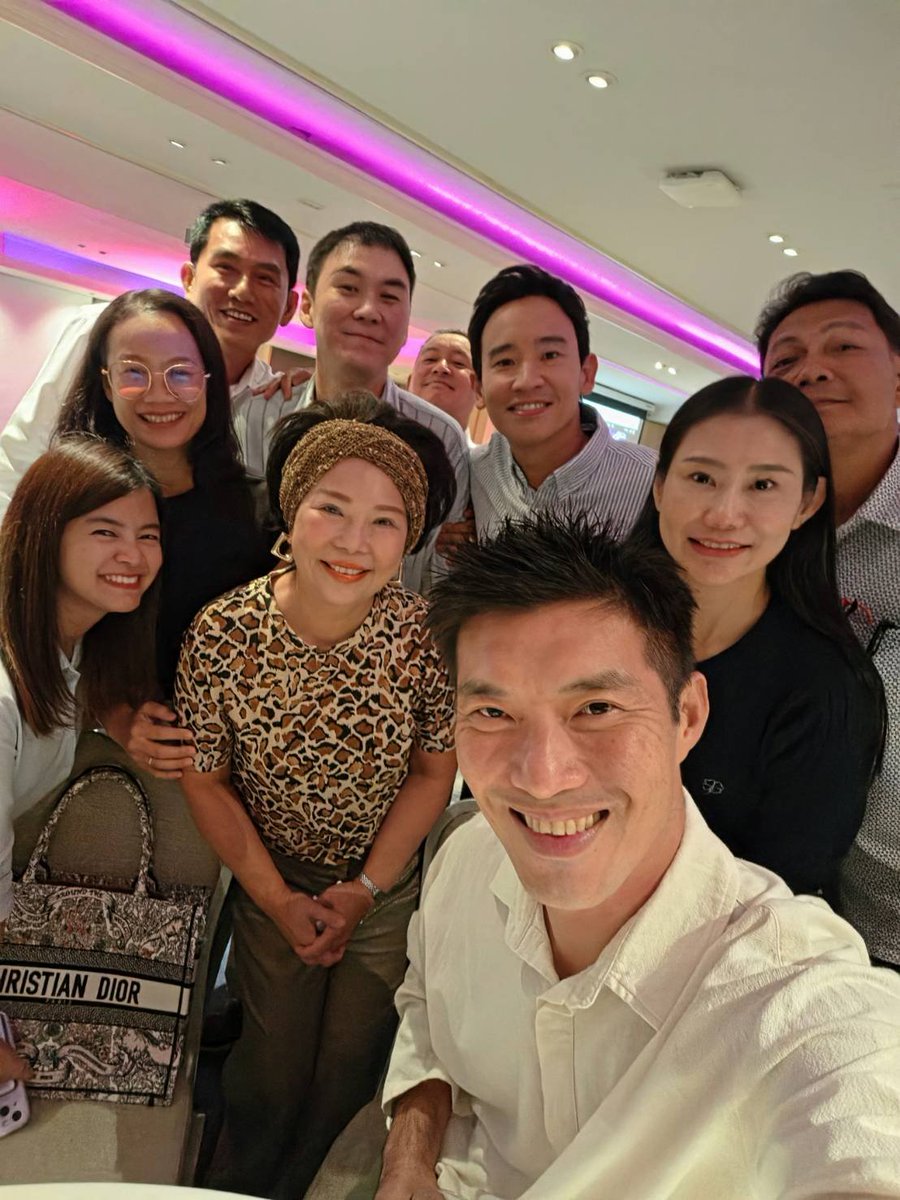 AmaratJeab's tweet photo. นัดทานข้าวกันบ้างไรบ้างต้อนรับคุณทิมกลับมา  #กองหลังพรรคประชาชน ขอส่งพลัง เติมเต็มกำลังใจให้กับเพื่อนร่วมทางทุกท่าน 🍊

ความหวังและไฟฝันที่มีร่วมกันยังหยัดยืนมั่นคง ทำงานหนักต่อไปตามถนัดไม่เกี่ยงสถานภาพ
รอวันของเรา !

#ทีมทลายกำแพง https://t.co/udSwofTJt3