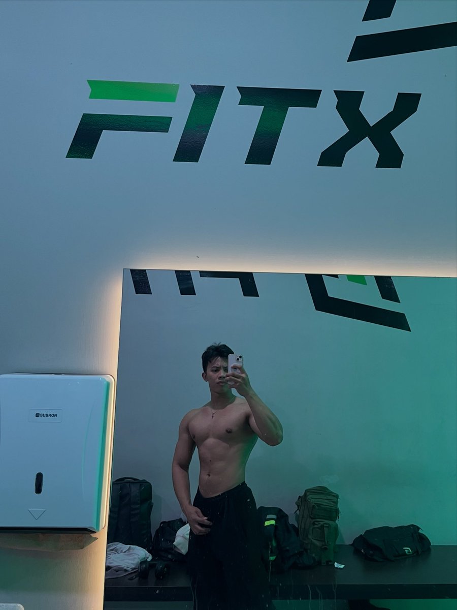 anggazed0's tweet photo. Mau gedein lagi takut di kira kodok🙈 sadar diri sama tinggi badan😎 https://t.co/IdFZ2ojG34