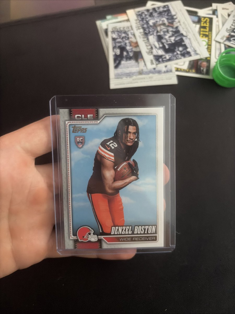 johnblue1995's tweet photo. pull this golden mirror today . lmk what yall think value is @CardPurchaser #flagship #topps #goldenmirror https://t.co/TxSvnfcFbO