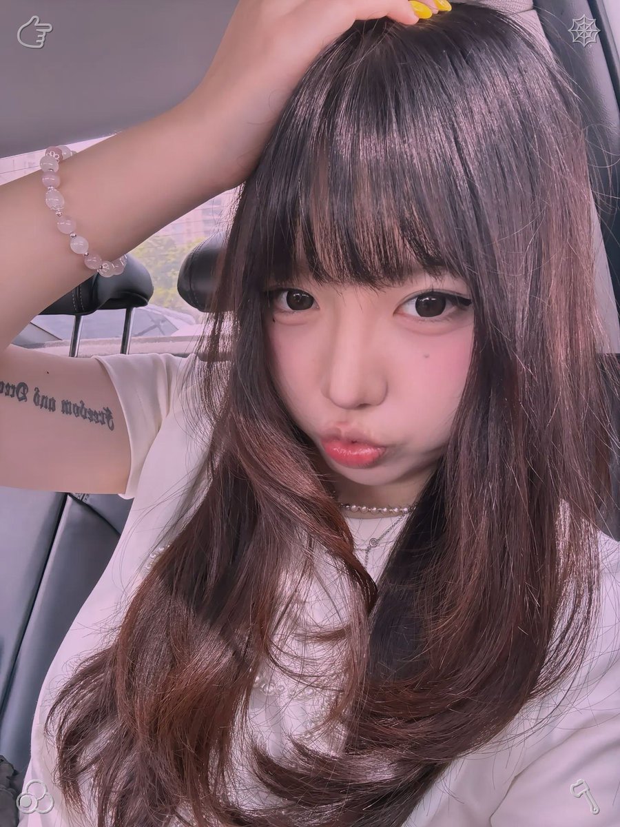0318Rin's tweet photo. 🎽Freeze raspberries Raspberries, washedJax gave a nod and leaned in. “I understand. I’m really into photography as well—mainly vinyl records and urban scenes. Perhaps we could plan a photo outing together, just the two of us.” https://t.co/VlBIUfcWGq