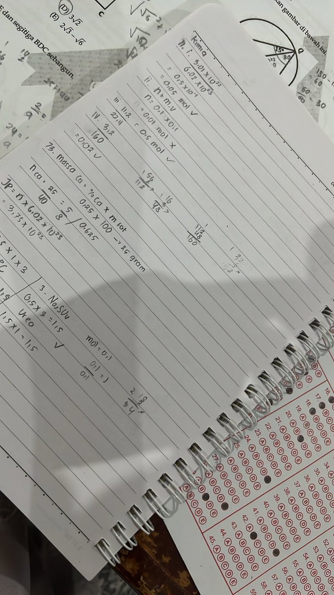 hajiniyet's tweet photo. tudey jam pertama udh jamkos jd guweh memanfaatkan waktu untuk ngerjain to🥳🤓☝🏻 https://t.co/2RhXEIW4Io
