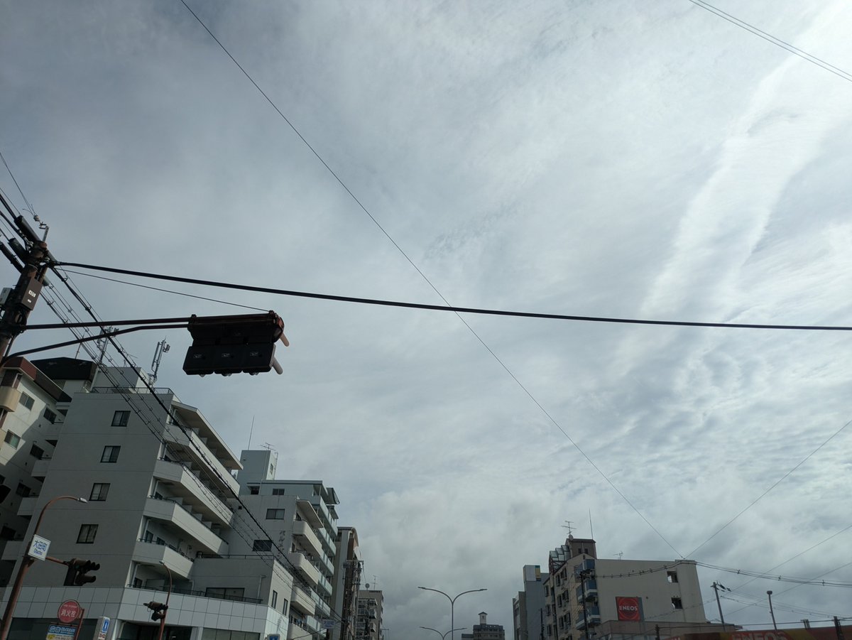 moeheki's tweet photo. 信号待ちでキリ番。
中途半端な数字だけど。
お外は曇り空。
安全運転で妻の通院付き���いドライブ。

#キリ番
#MAZDA2 https://t.co/UJ6JbWNVmG