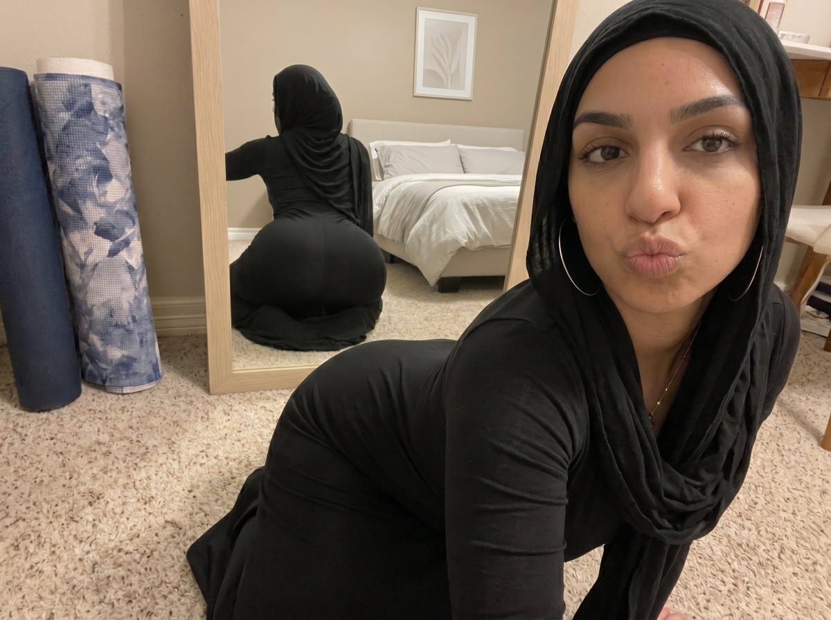 laylahadidd's tweet photo. I got some nice view here 
#ass #nsfw #arab #hijab https://t.co/pJ5oF1oOO4
