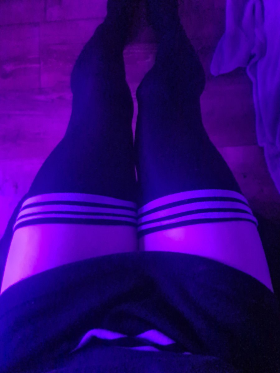 MarbledFade's tweet photo. Thigh thursday :3 #femboy https://t.co/b8TueZ0JOR