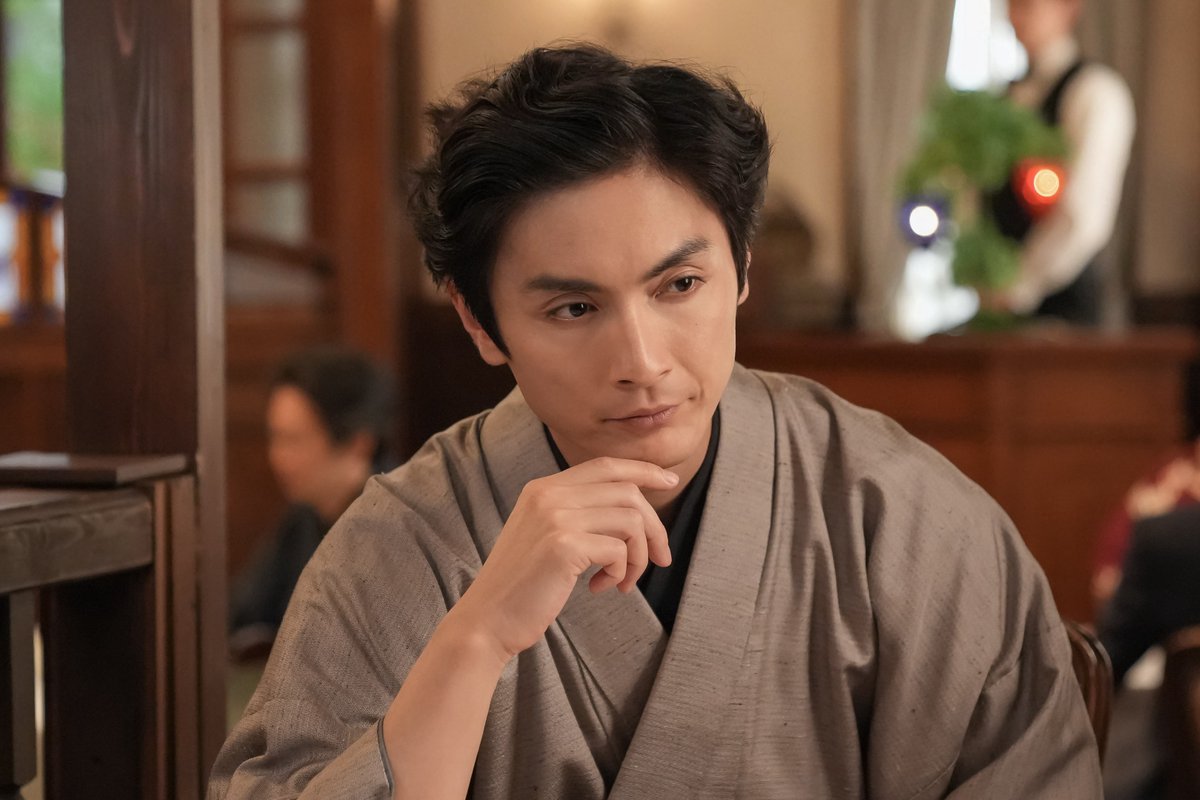 oricon's tweet photo. 朝ドラ『ブラッサム』新キャスト発表❗️
高良健吾、芥川龍之介モチーフの役で出演
「不思議な縁を感じます」
https://t.co/5WTHkSXISA
⠀
2026年秋に放送開始で、明治から昭和を駆け抜けた作家・宇野千代をモデルとした物語。ヒロインを石橋静河、その晩年を加賀まりこが演じる。

#ブラッサム https://t.co/1UJy7L7IGC