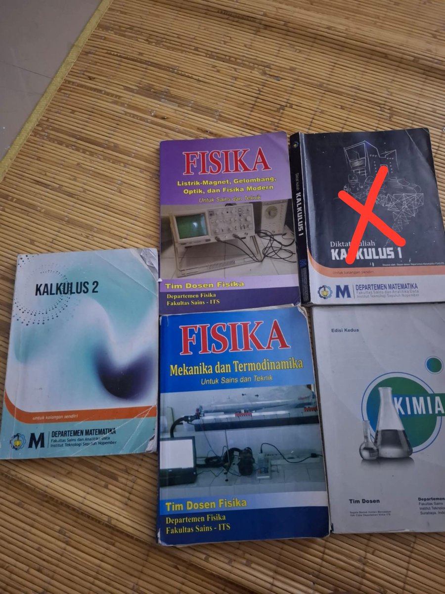 bi0blow's tweet photo. WTS KALKULUS 2, KIMDAS 1, FISMEK, FISLIS! :D https://t.co/cfbnAUxsoZ