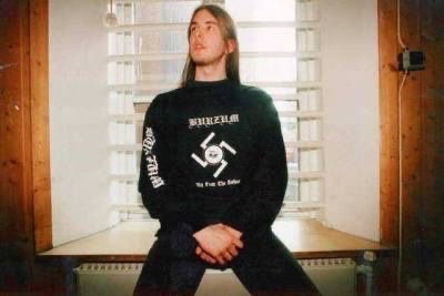 doardg's tweet photo. Indo para a federal com esse moletom, espero que percebam que estou referenciando burzum e não me entendam mal https://t.co/pCcI2EvZaR