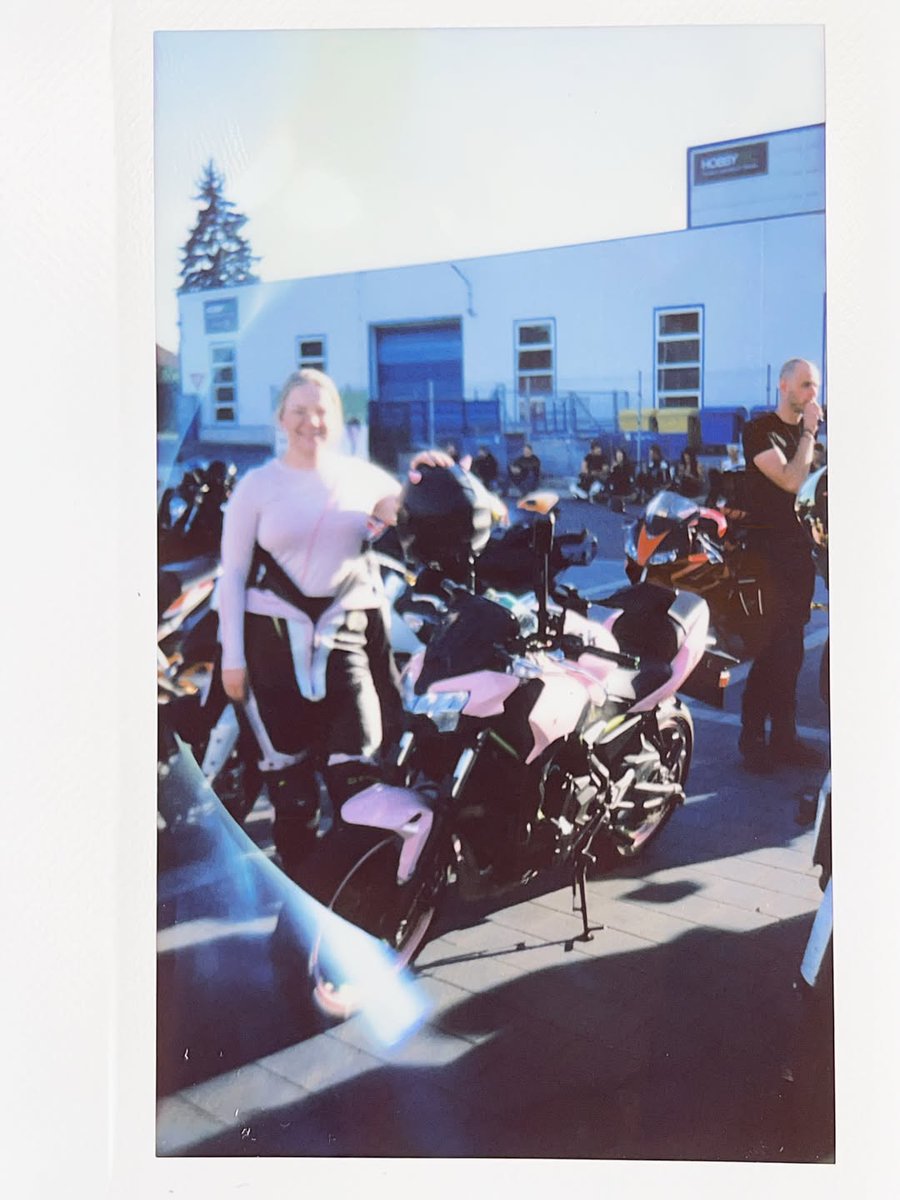 wilsonstephen25's tweet photo. Pink belongs at every bike meet. Standing out has never looked this good. Would you ride a pink bike? https://t.co/tGfQizZ2F3