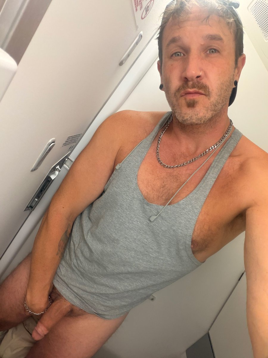 theonlyliyote's tweet photo. Toronto… I’m in you!!

(@Creatorconcan time!!!)

Can’t wait to be in some of your residents. 

Busy schedule for the next five days!!! Wish me luck and get the wheelchair ready so I can get home. 🤭😂😂 https://t.co/zG8w5ejoAZ
