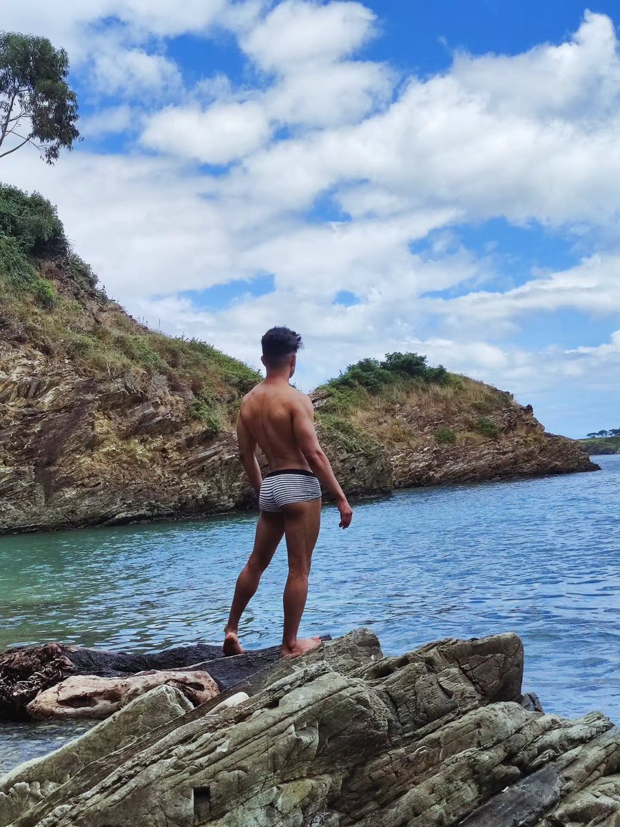 soy_xus's tweet photo. Como amo la playa 🌊💦🥵 https://t.co/CEala9HT1f