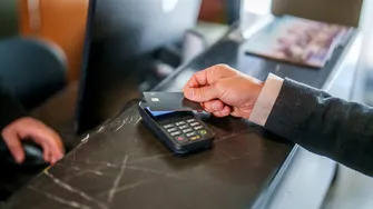 SaraOnTheGo1's tweet photo. That $20 tap-to-pay donation could quietly wipe thousands from your bank https://t.co/cva4KvWc9c