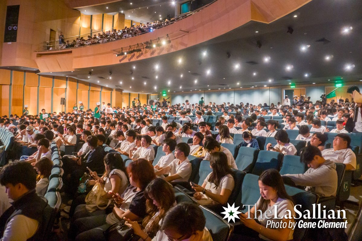 TheLaSallian's tweet photo. HAPPENING NOW: ID 126 from the Gokongwei College of Engineering, Tañada-Diokno School of Law, School of Innovation and Sustainability, and Br. Andrew Gonzalez FSC College of Education take part in the opening plenary of #LPEP2K26's third day at the Teresa Yuchengco Auditorium. https://t.co/B8D7kq8XvT