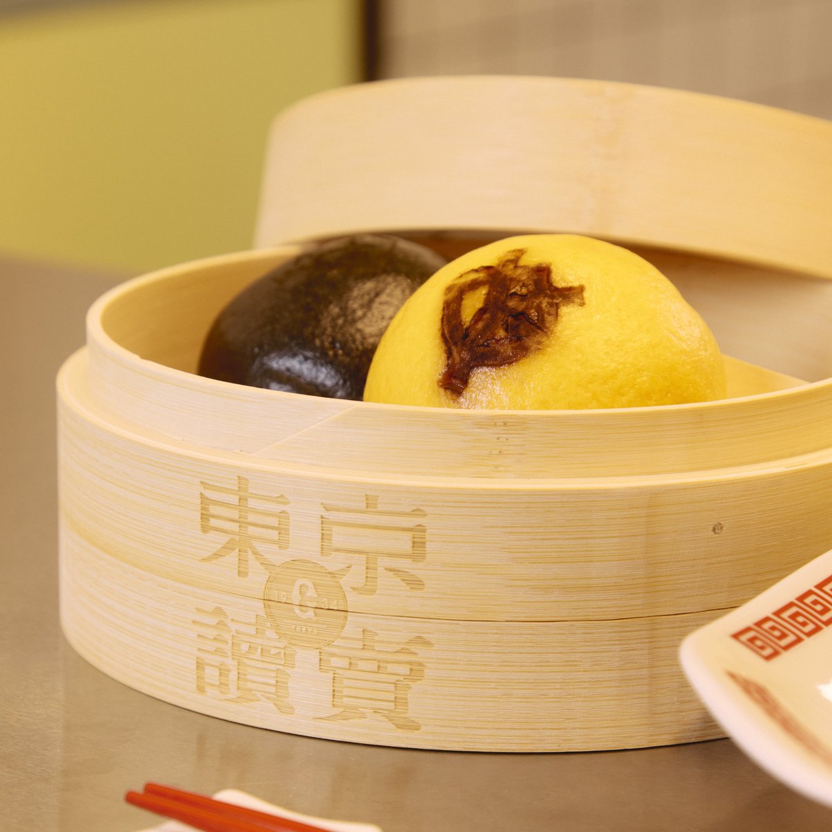 TokyoGiants's tweet photo. “ジャイアンツがプロデュースする中華料理店”をコンセプトにした「東京讀賣」グッズ。食卓や日常を彩るアイテムが勢ぞろい。