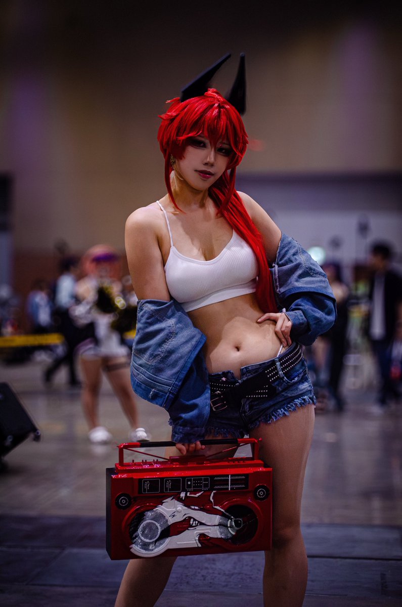 kimlolro's tweet photo. 2026.08.16(일) 코믹월드 광복전
승리의 여신 니케 : 레드후드 (레트로 데이즈)
M.@sioo_g 
#NIKKE #NIKKEcosplay https://t.co/A1lU9Y0y1P