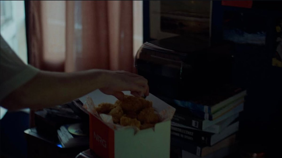 aasterlic's tweet photo. not the chicken nuggies 🗿 https://t.co/O7lim6cYwF