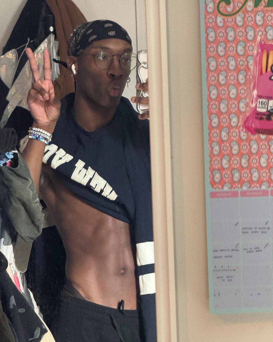 FairiesStarries's tweet photo. hey to all my gays 😌 https://t.co/JYzBkQy21H
