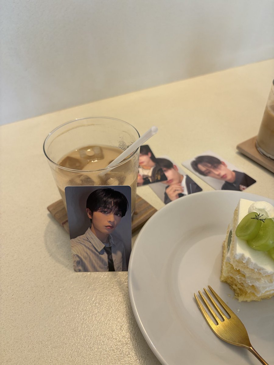 r121file's tweet photo. りょお〜がをカフェに連れていったよ🥣 https://t.co/mUeuvs0Ccv
