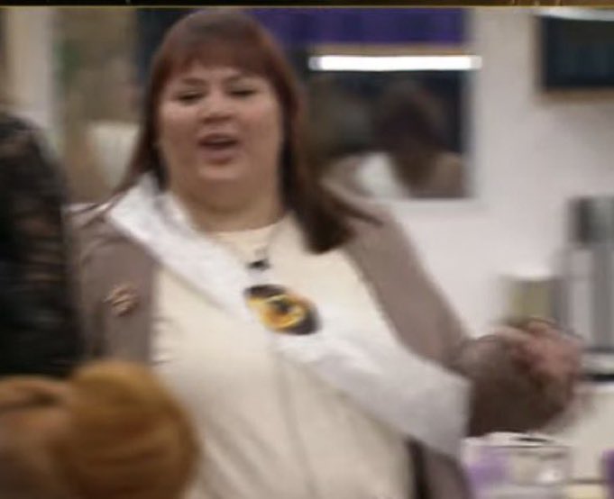 mid_d1's tweet photo. YIPIO LE ACABA DE DECIR A TITI: “Se cabo su propia tumba pincoya con esa jugada porque mi fandom la va a hundir, no tiene chance contra mi” MANDEMOSLA A URUGUAY. YIPIO AL 9009 #granhermano https://t.co/mDc0GQCim0