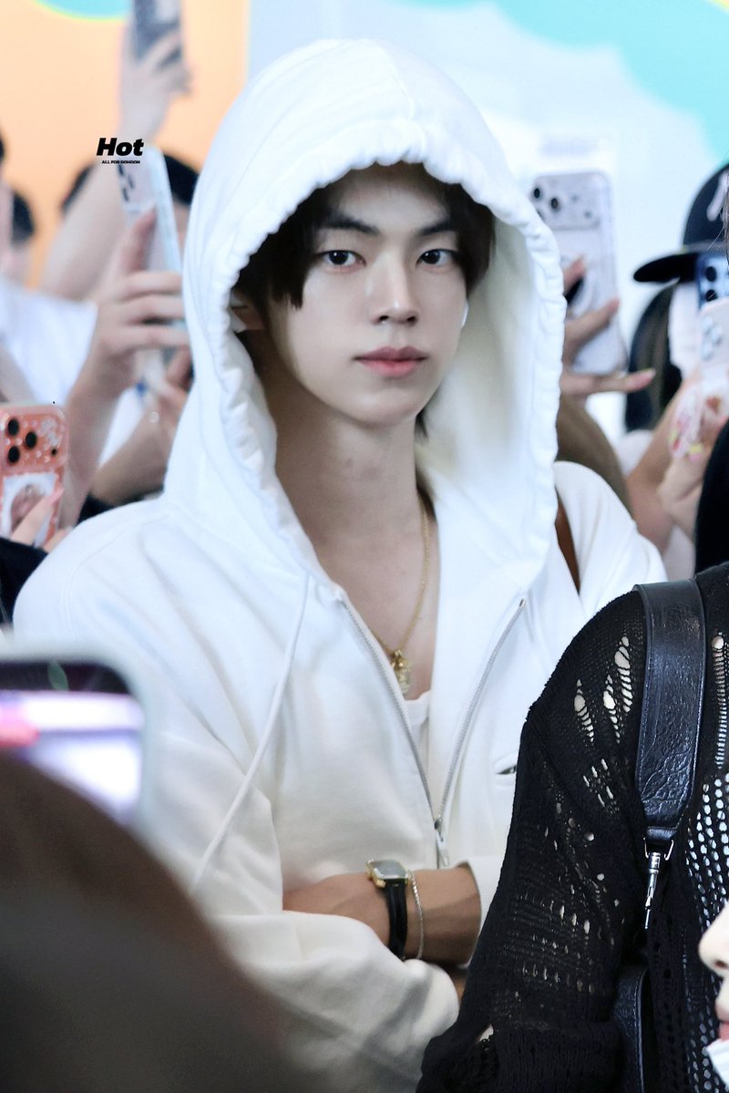 Hot_Dohoon tweet picture